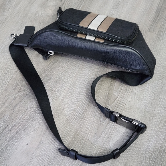 COACH THOMPSON BELT BAG IN SIGNATURE JACQUARD WITH VARSITY STRIPE FANNY PACK - Picture 4 of 8